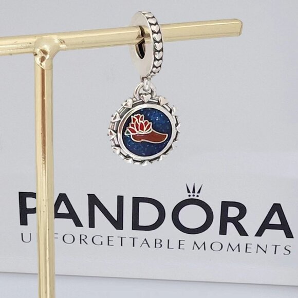 Pandora Wooden Shoe & Red Tulips Holland Dangle Charm - Picture 1 of 6